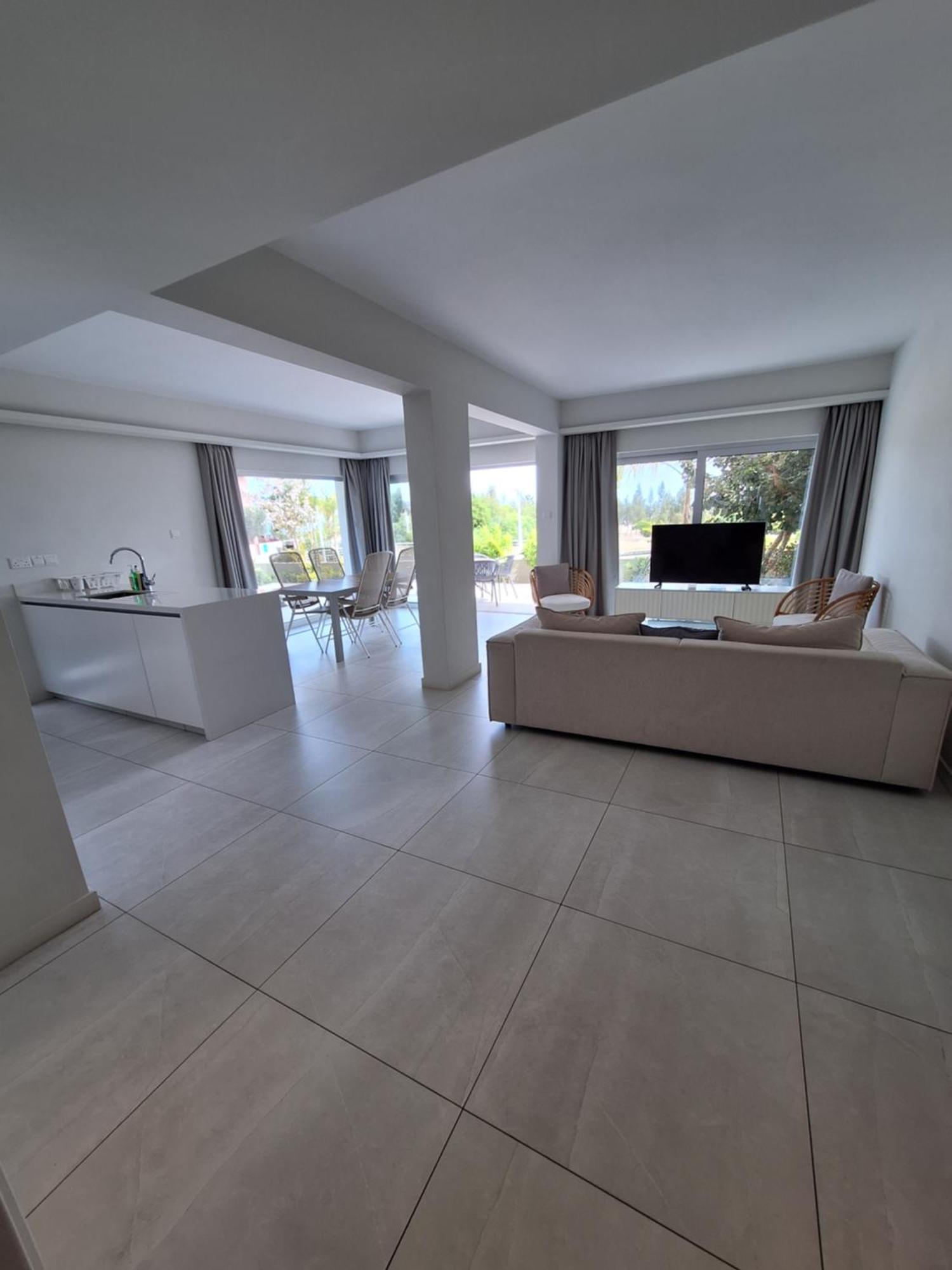 Emerald Suites Protaras Exterior photo